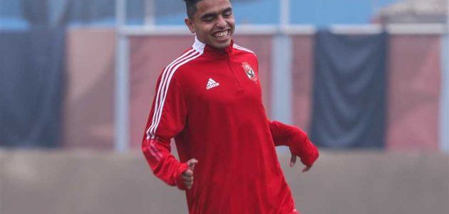 العشري لـ في الجول: طلبت من سموحة ضم الدبيس أو محمد أشرف.. ولا أريد ميكيسوني