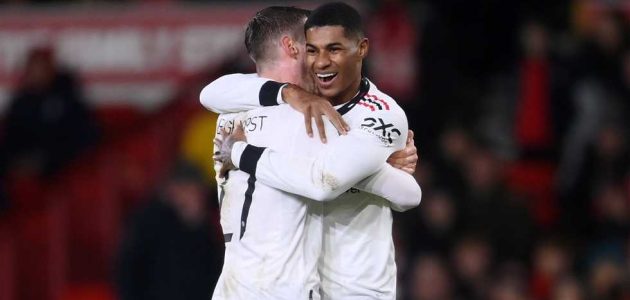 فيجورست يفتتح أهدافه مع مانشستر يونايتد في الفوز بثلاثية على نوتنجهام بكأس الرابطة